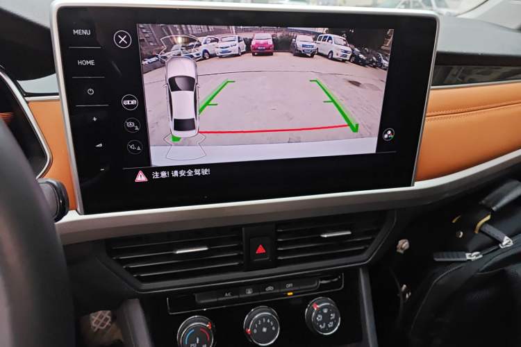 Used Volkswagen Bora 2023 200TSI DSG Smart Drive Version Audio And AC Panel