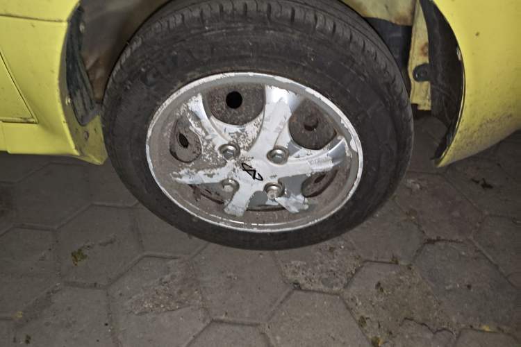 Used Chery QQ3 2012 Stylish Edition 1.0L Manual Start-Up Model Right Front Wheel Hub