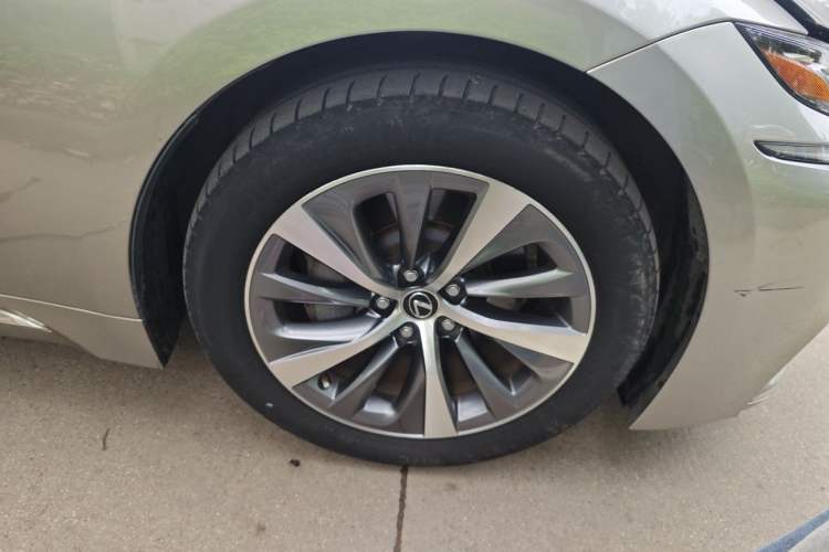 Used Lexus LS 2018 500h Premier Edition China V Standard
