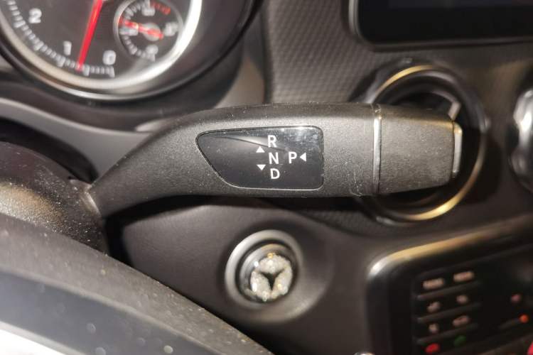 Used Mercedes-Benz GLA 2018 GLA 200 Fashion Model Gear Lever