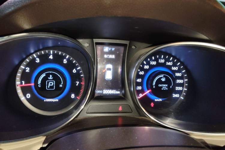 Used Hyundai Santa Fe 2013 2.4L Automatic 4x4 Smart Version Instrument Cluster