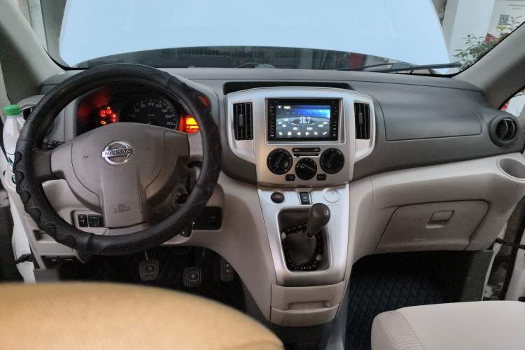Used Nissan NV200 2014 1.6L Manual Luxury Model China IV Standard Center Console