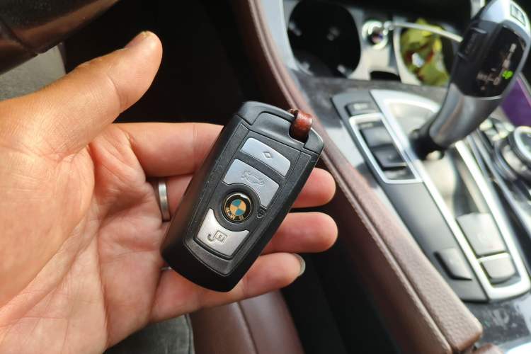 Used BMW 5 Series 2014 535Li Leading Model
