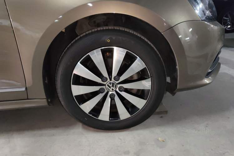 Used Volkswagen Sagitar 2017 230TSI Automatic Comfort Version
