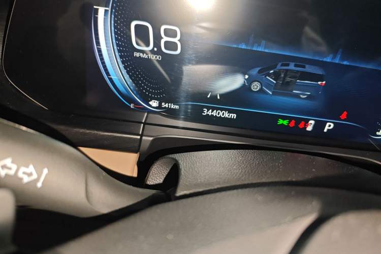 Used Buick GL8 2020 ES Land Cruiser 653T Luxury Edition Odometer Close Up