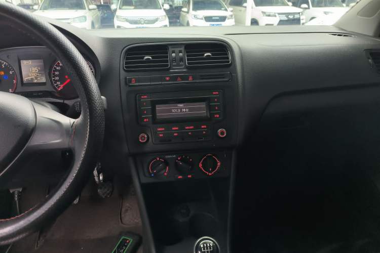 Used Volkswagen Polo 2018 1.5L Manual Drive-Comfort Model Audio And AC Panel