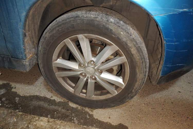 Used Mitsubishi ASX 2013 2.0L CVT Four-Wheel Drive Premium Edition Right Front Wheel Hub