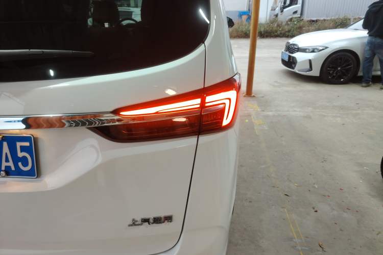 Used Buick GL8 2021 Land Cruiser Executive Class 652T Luxury Model