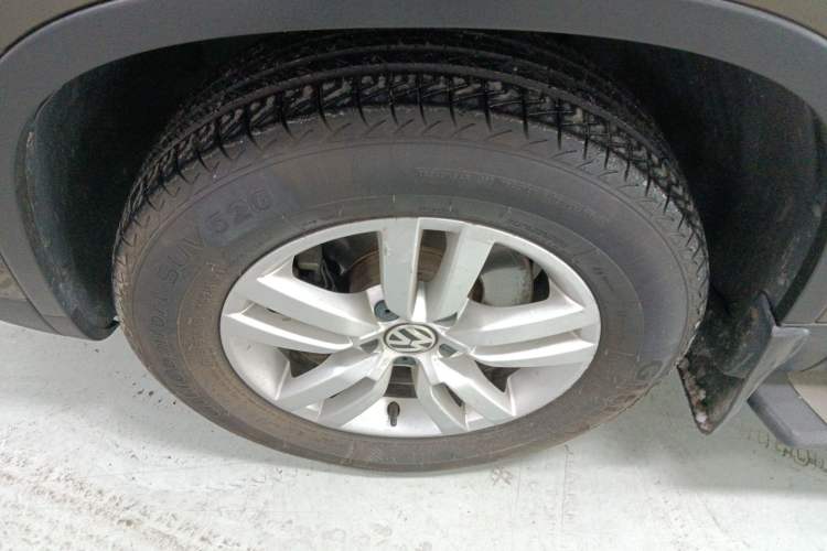 Used Volkswagen Tiguan L 2016 300TSI Automatic Two-Wheel Drive Trend Edition