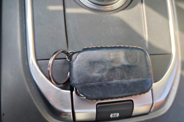 Used Land Rover Discovery Sport 2015 2.0T HSE LUXURY Vehicle Key