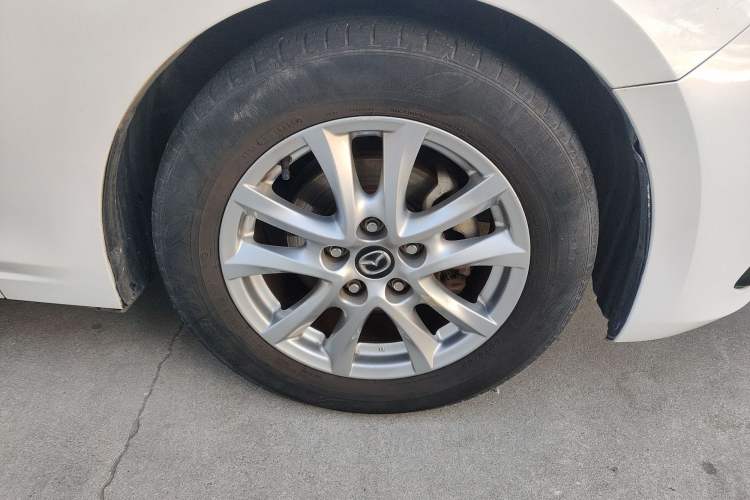 Used Mazda 3 Axela 2014 Sedan 1.5L Automatic Luxury Model