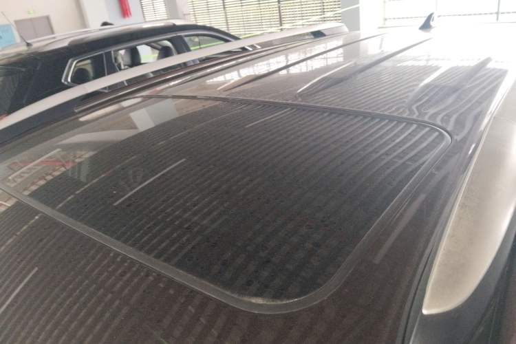 Used Toyota RAV4 2015 2.0L CVT Two-Wheel Drive Fashion Edition Roof