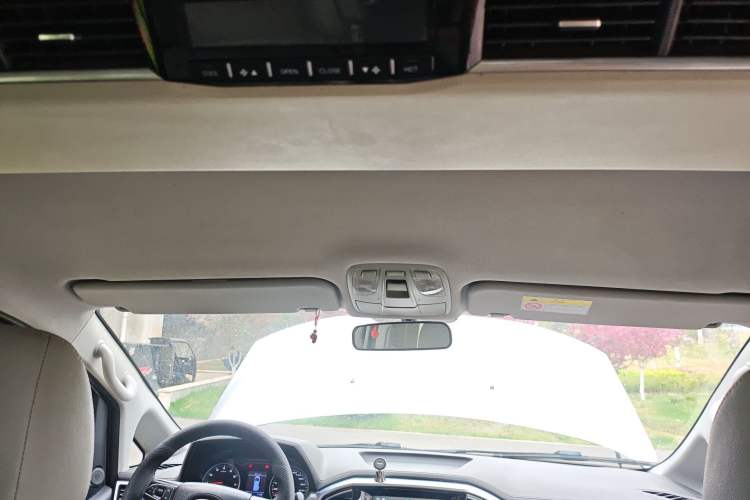 Used JAC Refine M4 2016 2.0L Manual Luxury Version