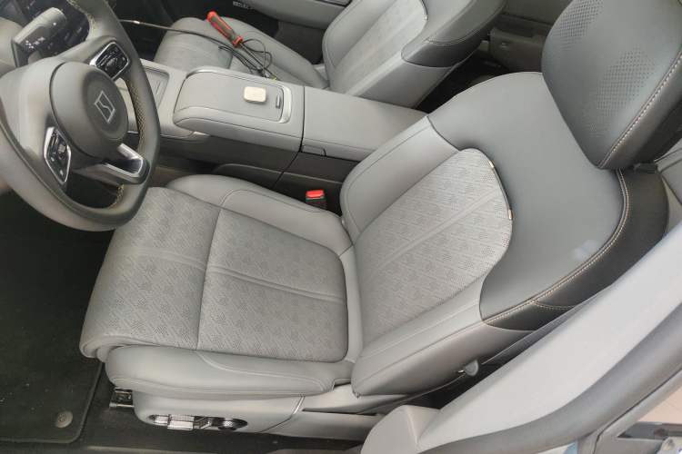 Used Zeekr 7X 2025 75 kWh Rear-Wheel Drive Intelligent Driving Version Left Front Seat