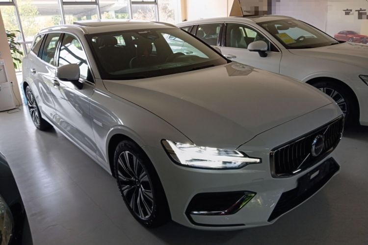 Used Volvo V60 2024 B5 Zhiyuan Luxury Edition
