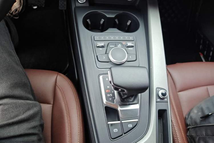 Used Audi A4L 2019 40 TFSI Ambition China VI