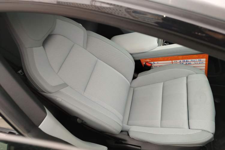 Used Polestar 4 2023 Single-Motor Long-Range PLUS Right Front Seat