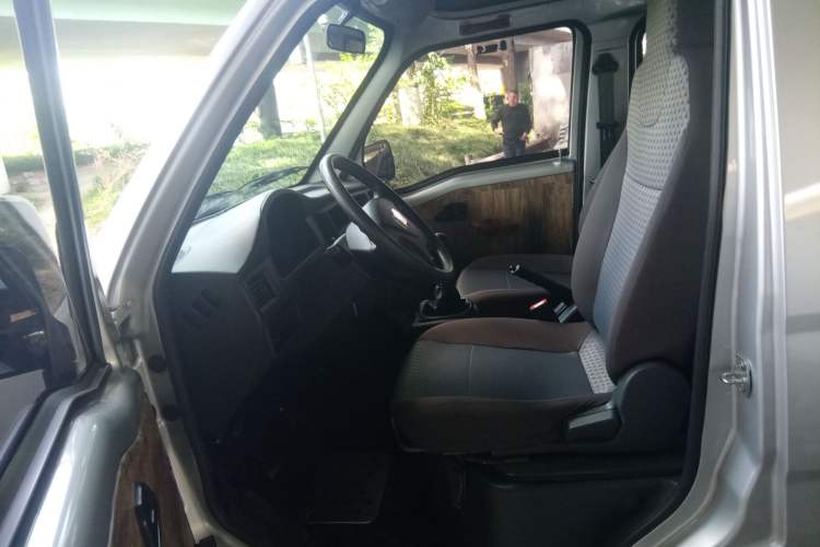 Used Wuling Zhiguang 2020 1.2L Practical Model China VI LSI Left Front Seat