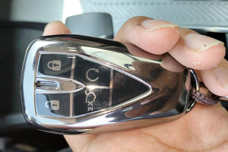 Used CHANGAN OSHAN Z6 2023 Blue Whale 1.5T DCT Luxury Model Interior 1