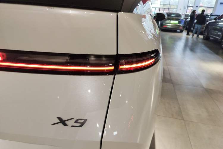 Used XPeng X9 2025 740 Ultra-Long Range Max