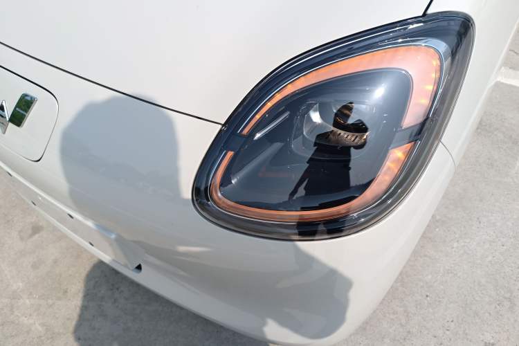 Used Wuling Hongguang MINIEV 2025 Four-Door Version Advanced Edition Left Front Headlight