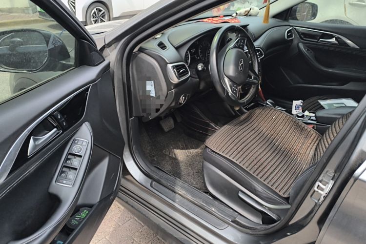 Used Infiniti QX30 2017 1.6T Two-Wheel Drive Fashion Edition Driver Seat