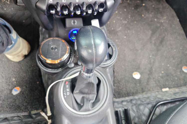 Used MINI 2012 1.6L COOPER Baker Street Gear Lever