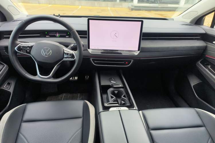 Used Volkswagen ID.7 VIZZION 2024 First Edition Center Console