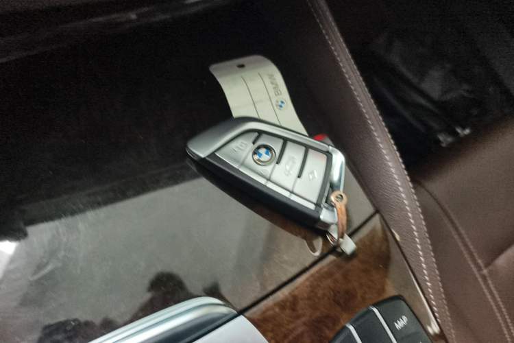 Used BMW 5 Series 2020 525Li Luxury Package Vehicle Key