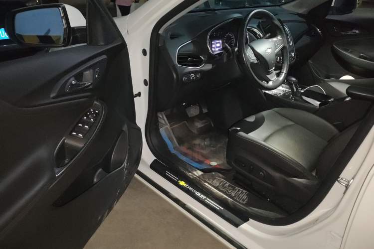 Used Chevrolet Malibu XL 2023 1.5T Elite Edition Driver Seat