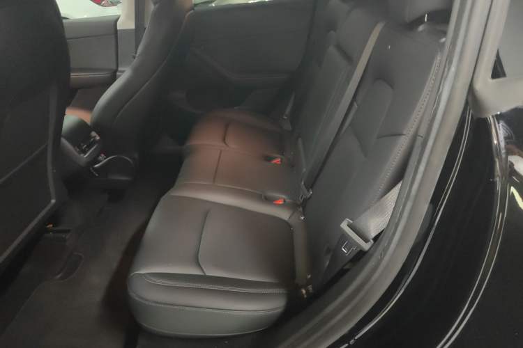 Used Tesla Model Y 2023 High-Performance All-Wheel-Drive Version