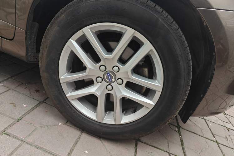 Used Volvo XC60 2017 T5 AWD Smart Upgrade Model