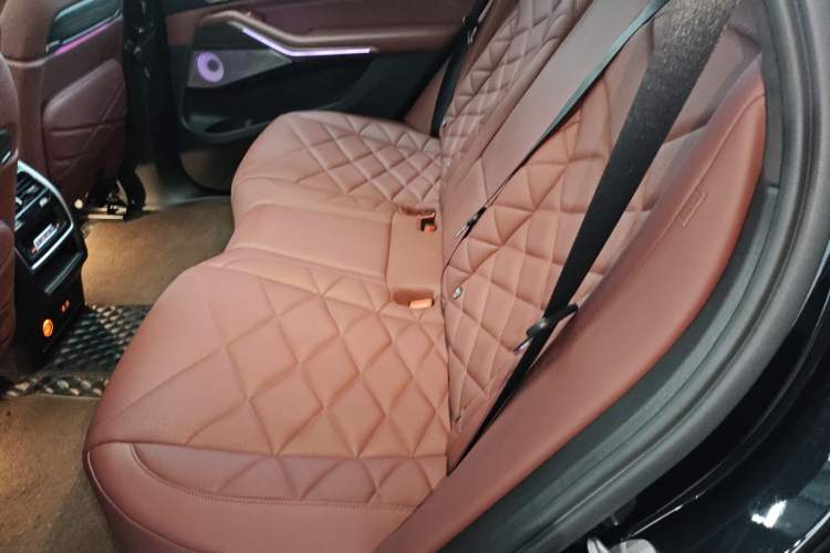 Used BMW X5 2022 xDrive 40Li M Sport Package
