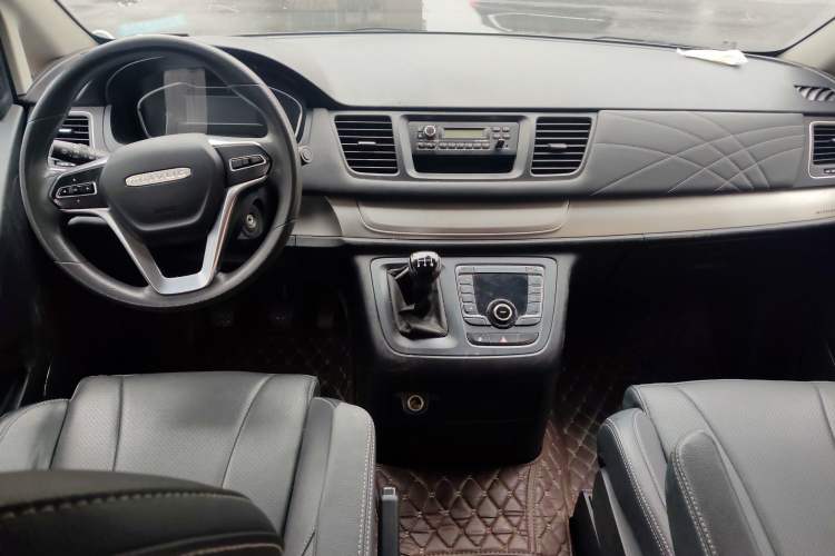 Used SAIC MAXUS G10 2023 2.0L Manual Multi-Function Version Gasoline 7 Seats
