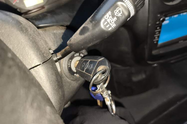 Used JAC Group Refine 2011 2.0L Shuttle Gasoline Comfort Edition HFC4GA3
