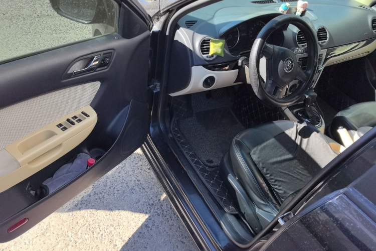 Used Volkswagen Lavida 2011 1.6L Automatic PinYou Edition Driver Seat