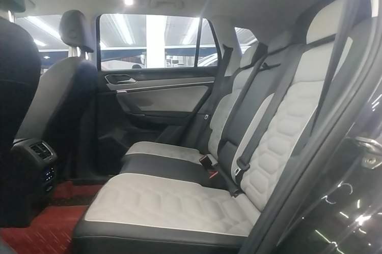 Used Volkswagen Tayron 2023 330TSI Two-Wheel-Drive Luxury Plus Advanced Version Left Rear Seat