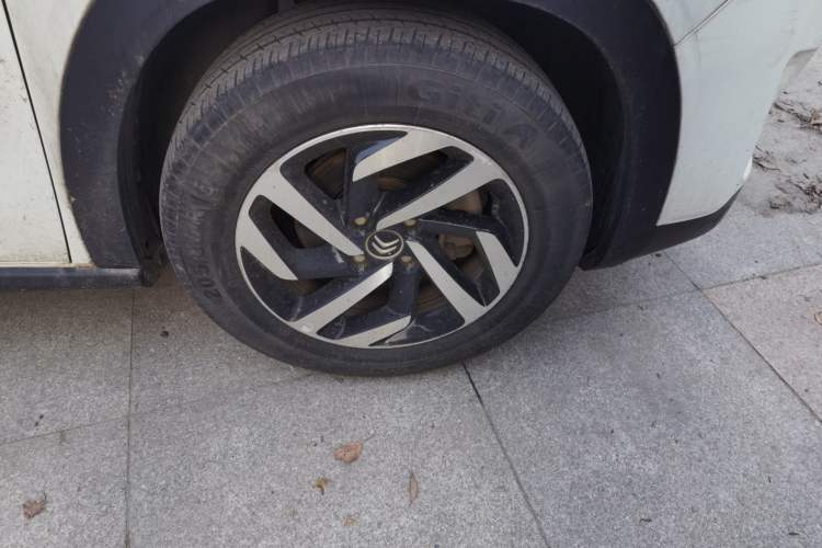 Used Citroen C3-XR 2018 1.6L Automatic Pioneer Model Right Front Wheel Hub