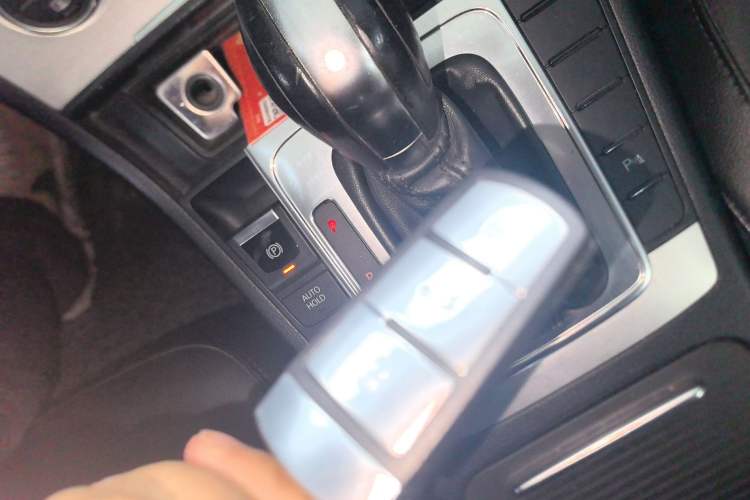 Used Volkswagen Magotan 2015 2.0 TSI Luxury Model
