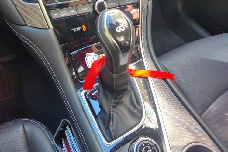 Used Infiniti Q50L 2018 2.0T Enjoyment Version China VI Standard