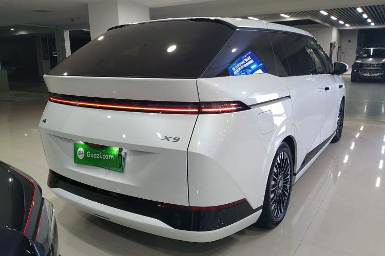 Used XPeng X9 2025 740 Ultra-Long Range Max
