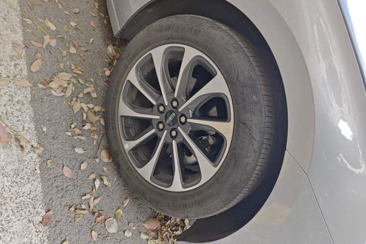 Used Lincoln Z 2022 iKoo Luxury Edition Right Front Wheel Hub