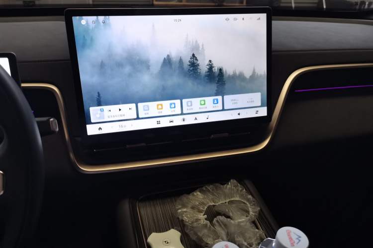 Used Dongfeng eπ eπ008 2024 210Max Range-Extended Version 6 Seats