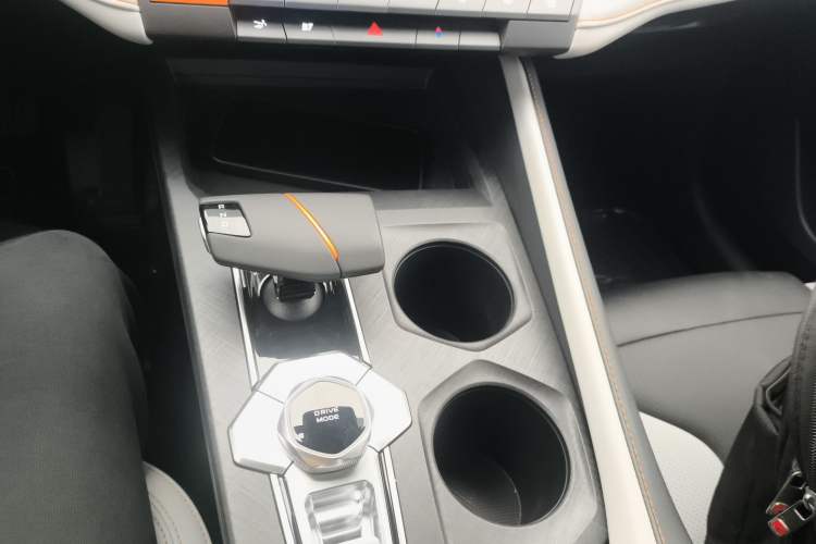 Used Changan UNI-V iDD 2024 Blue Whale Smart Electric iDD 136km ZhiKu Model