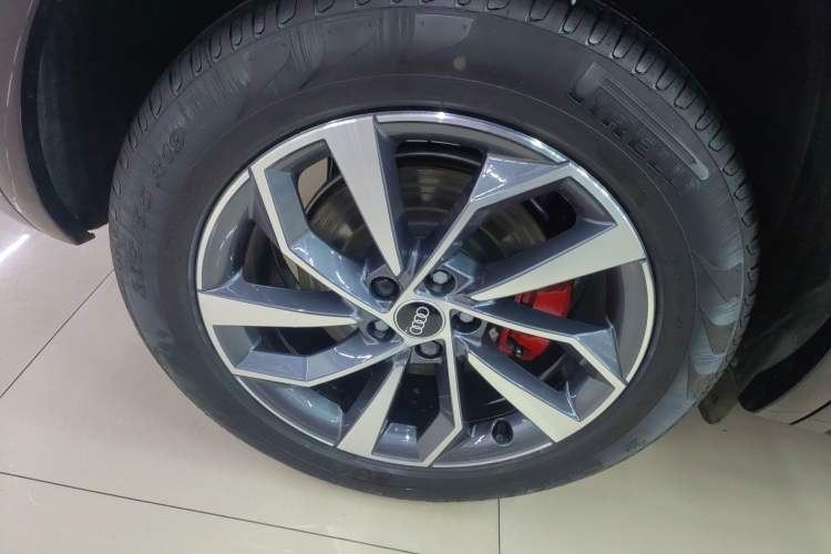 Used Audi Q5L 2023 40T Luxury Dynamic Model Right Rear Wheel Hub