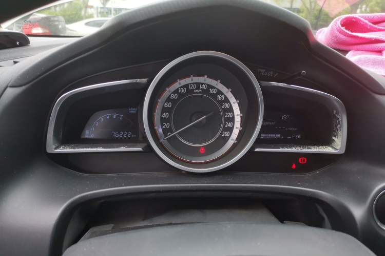 Used Mazda 3 Axela 2016 Sedan 1.5L Manual Comfort Model
