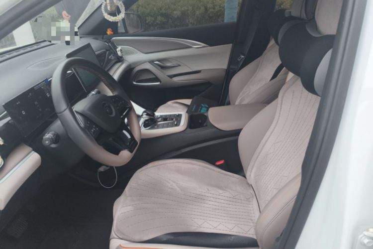 Used BYD Song Pro New Energy 2024 HONOR Edition DM-i 71KM Navigation Model
