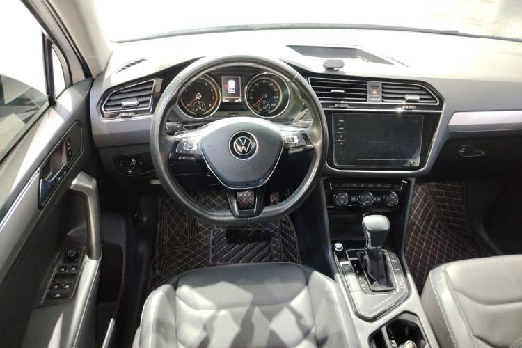 Used Volkswagen Tiguan L 2021 330TSI Automatic Two-Wheel Drive Smart Edition
