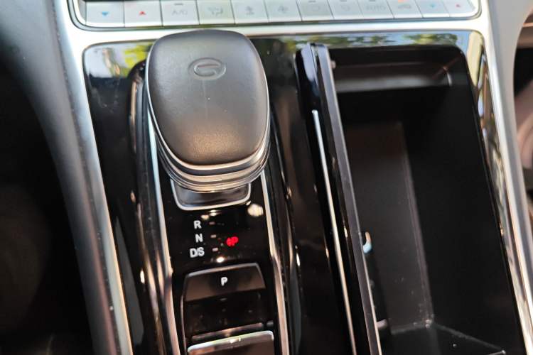 Used GAC Trumpchi M8 2023 Lingxiu Series 390T Luxury Edition Gear Lever