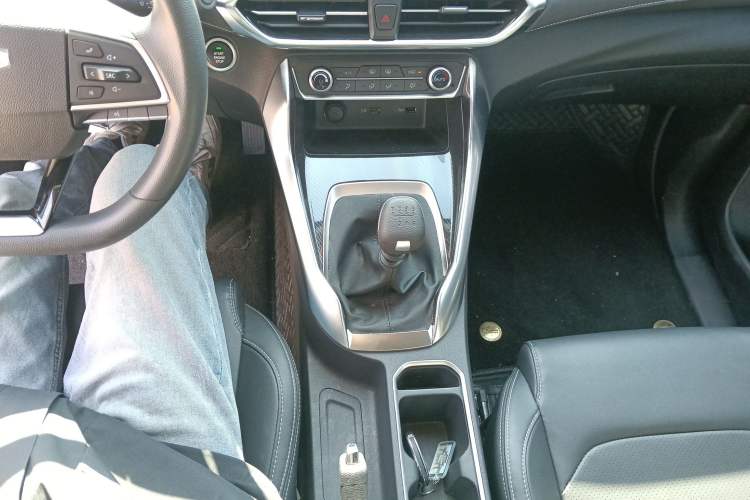 Used SAIC MAXUS G50 2022 1.5T Manual Comfort B Gear Lever